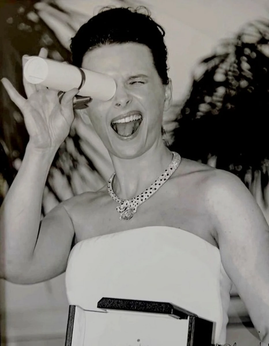 Œuvre n° 30 — Juliette Binoche, photographie de Marcelo Nlele